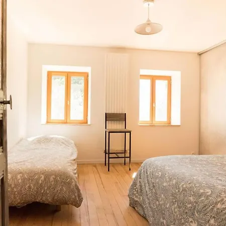 L'ange : Entre Monts Et Vallées Retournac