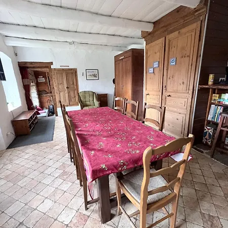 L'ange : Entre Monts Et Vallees Retournac